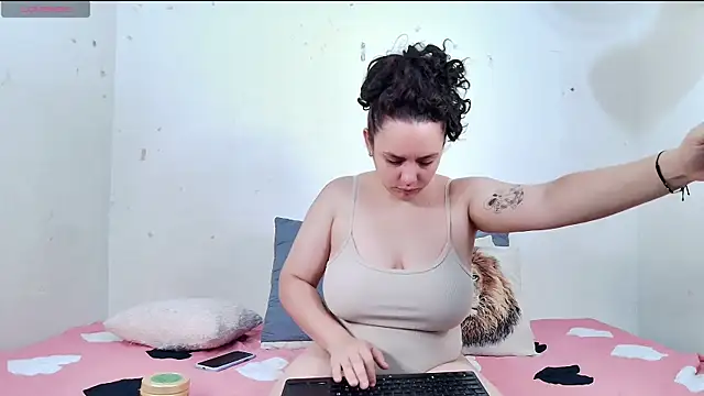 Snapshot of Mabelydani chatting on 11, 1, 2025 Mabelydani online show from 11, 1, 2025