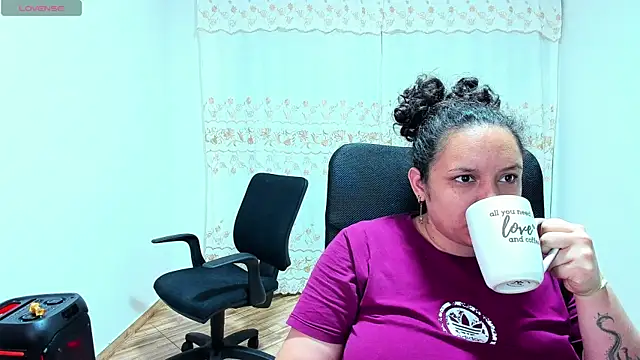 Snapshot of Mabelydani chatting on 11, 9, 2025 Mabelydani online show from 11, 9, 2025