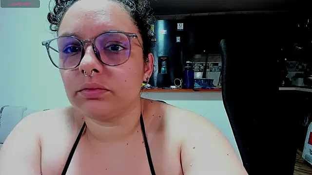 Snapshot of Mabelydani chatting on 8, 10, 2025 Mabelydani online show from 8, 10, 2025