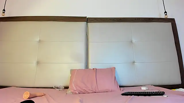 Alisson Freckles online show from 7, 2, 2025