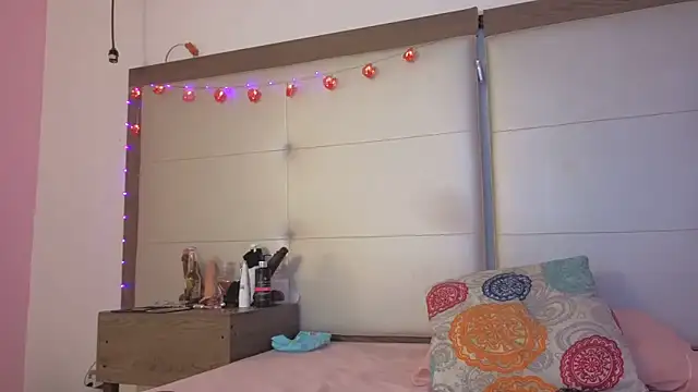 Alisson Freckles online show from 9, 3, 2026