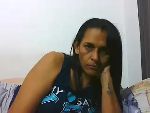 latinbrunettet online show from 18, 2, 2025