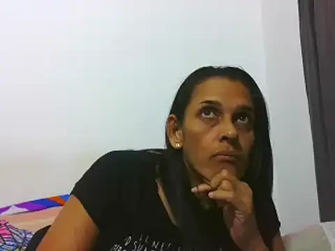 latinbrunettet online show from 19, 2, 2025