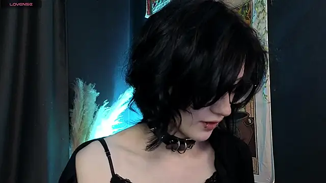 dark vamp  online show from 5, 12, 2024