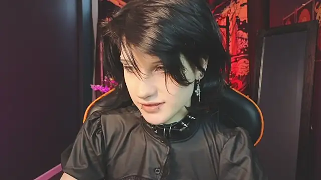 dark vamp  online show from 22, 1, 2025