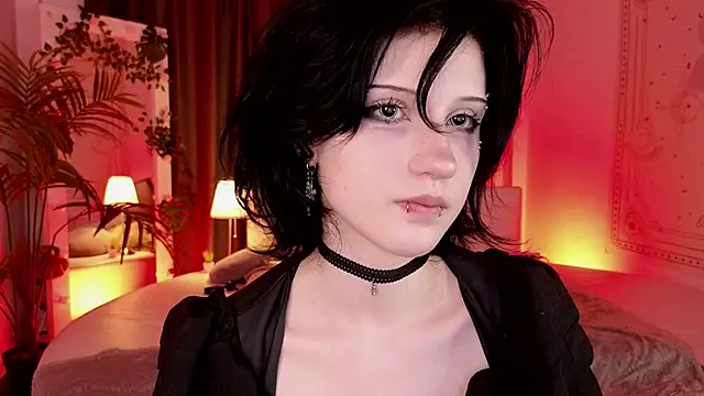 dark vamp  online show from 6, 2, 2025