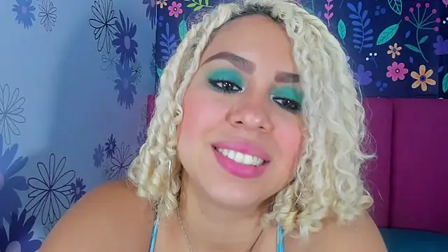 Lucy White   online show from 26, 10, 2025