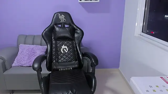 Snapshot of boomsar01 chatting on 12, 1, 2025 boomsar01 online show from 12, 1, 2025