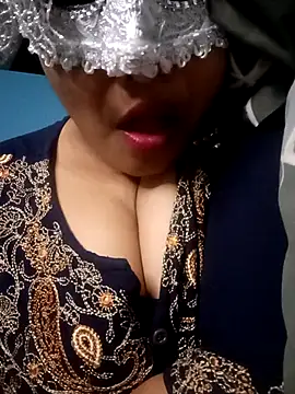 Snapshot of couple_indian_123 chatting on 5, 4, 2026 couple indian 123 online show from 5, 4, 2026