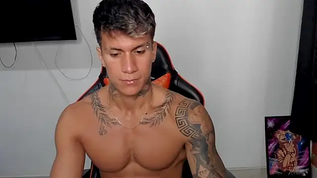 Snapshot of pettergrey1 chatting on 23, 10, 2025 pettergrey1 online show from 23, 10, 2025