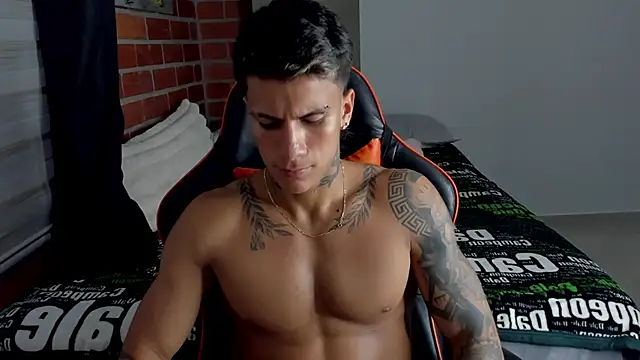 Snapshot of pettergrey1 chatting on 4, 11, 2025 pettergrey1 online show from 4, 11, 2025