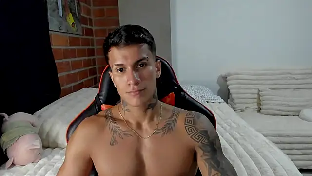 Snapshot of pettergrey1 chatting on 11, 11, 2025 pettergrey1 online show from 11, 11, 2025