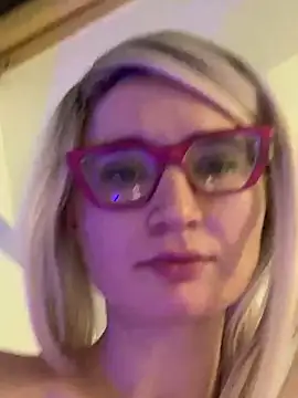 Charlotteeroseee online show from 2, 2, 2025