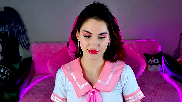 Snapshot of FridaCure chatting on 6, 3, 2025 FridaCure online show from 6, 3, 2025