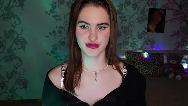 Snapshot of FridaCure chatting on 29, 11, 2025 FridaCure online show from 29, 11, 2025