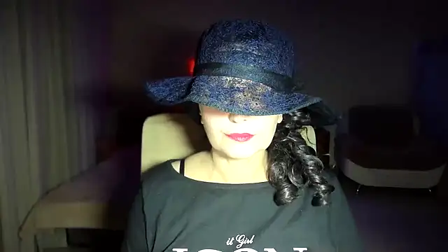 Snapshot of WitchBlueRose chatting on 13, 11, 2025 WitchBlueRose online show from 13, 11, 2025