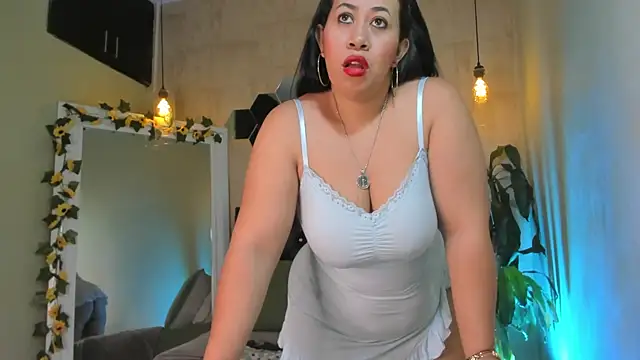 Snapshot of Fransheska-mon chatting on 2, 5, 2026 Fransheska-mon online show from 2, 5, 2026