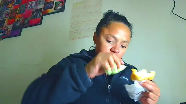 Snapshot of Samary_thomas chatting on 23, 5, 2026 Samary thomas online show from 23, 5, 2026