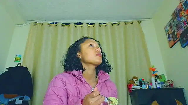 Snapshot of Samary_thomas chatting on 24, 5, 2026 Samary thomas online show from 24, 5, 2026