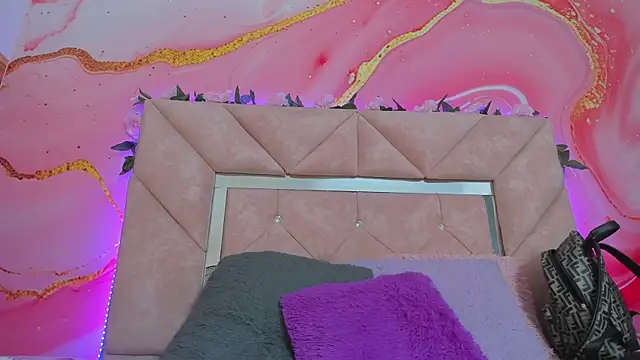 Taylor  cooper online show from 19, 11, 2025