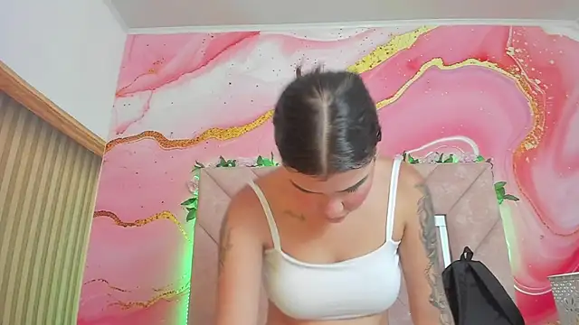 Taylor  cooper online show from 22, 4, 2026