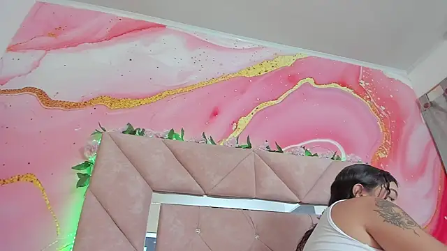 Taylor  cooper online show from 23, 4, 2026