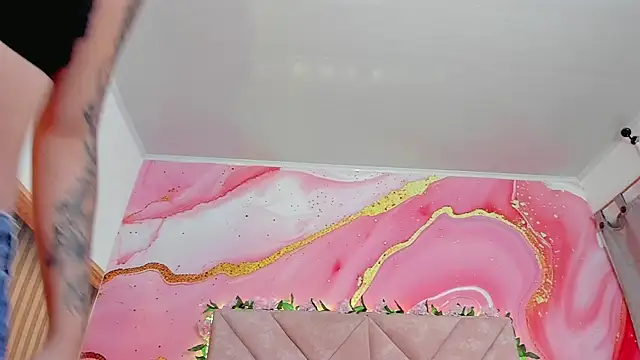 Taylor  cooper online show from 27, 4, 2026