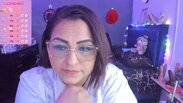 Ivonnee   online show from 12, 1, 2025