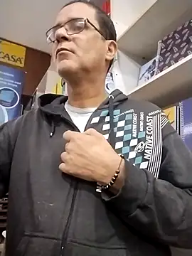 Snapshot of barboza991 chatting on 31, 10, 2025 barboza991 online show from 31, 10, 2025