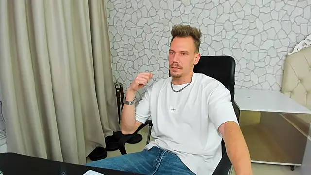 MateoBenjaminX online show from 28, 1, 2025