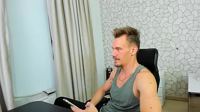 MateoBenjaminX online show from 2, 2, 2025