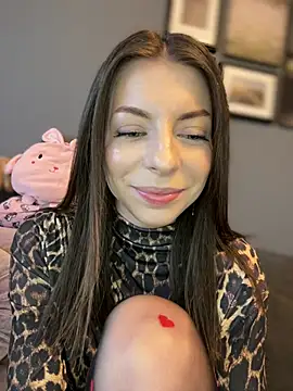 Mia Ethan online show from 21, 2, 2025