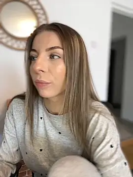 Mia Ethan online show from 21, 10, 2025