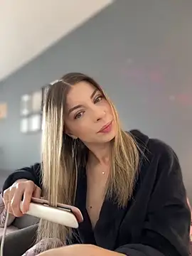 Mia Ethan online show from 4, 4, 2026