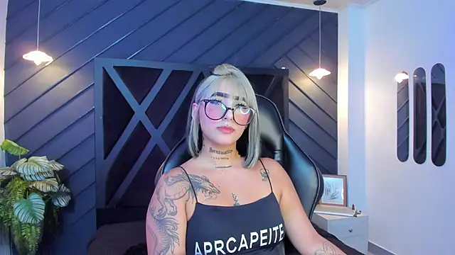 Alahia Dangelo online show from 9, 9, 2025