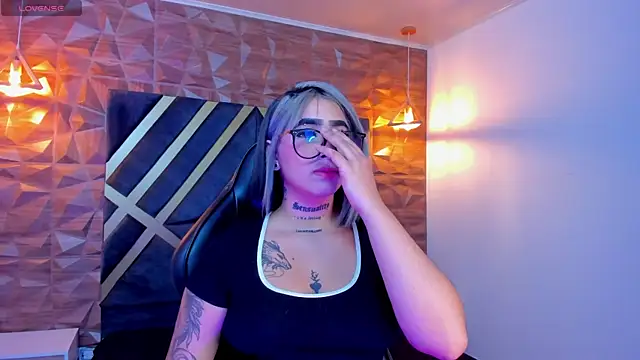 Alahia Dangelo online show from 1, 10, 2025