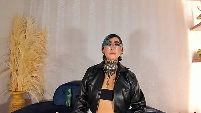 Alahia Dangelo online show from 27, 5, 2026