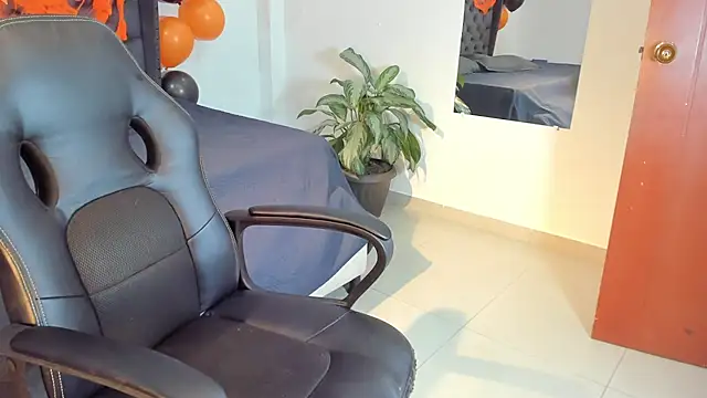  maria foxx  online show from 15, 10, 2025