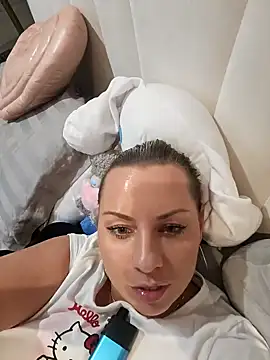 Snapshot of Sparkle2206 chatting on 12, 10, 2025 Sparkle2206 online show from 12, 10, 2025