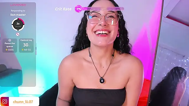 Snapshot of chunn_liioo chatting on 4, 11, 2025 chunn liioo online show from 4, 11, 2025