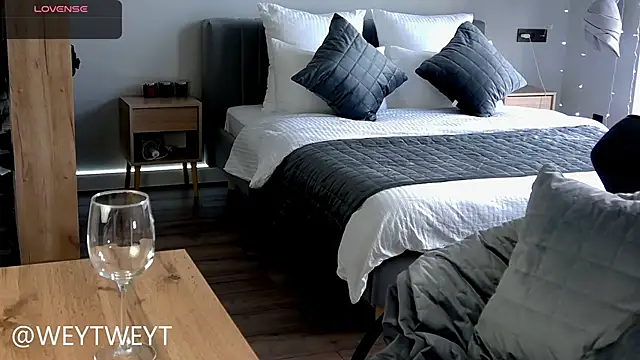 Dasha M online show from 5, 12, 2025