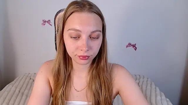 bellaa love  online show from 4, 6, 2026