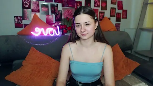 Snapshot of MilanaRoza chatting on 8, 11, 2025 MilanaRoza online show from 8, 11, 2025