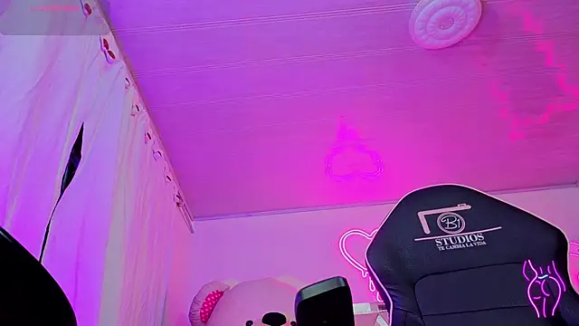 Laylafoxy tay online show from 20, 9, 2025