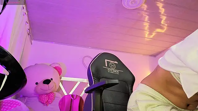 Laylafoxy tay online show from 24, 9, 2025