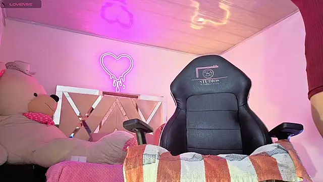 Laylafoxy tay online show from 16, 1, 2026