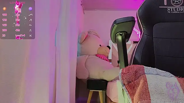 Laylafoxy tay online show from 4, 2, 2026