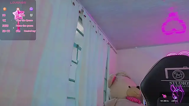 Laylafoxy tay online show from 5, 2, 2026