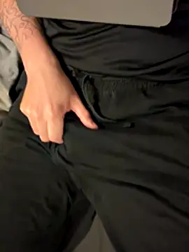 Snapshot of Dan8736 chatting on 24, 11, 2025 Dan8736 online show from 24, 11, 2025