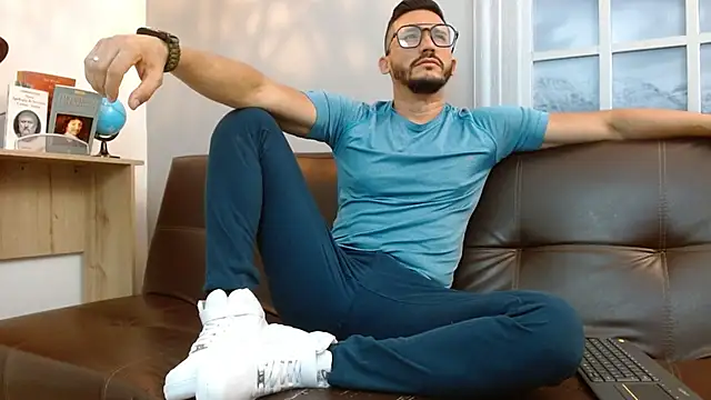 Reiko 85  online show from 10, 3, 2025